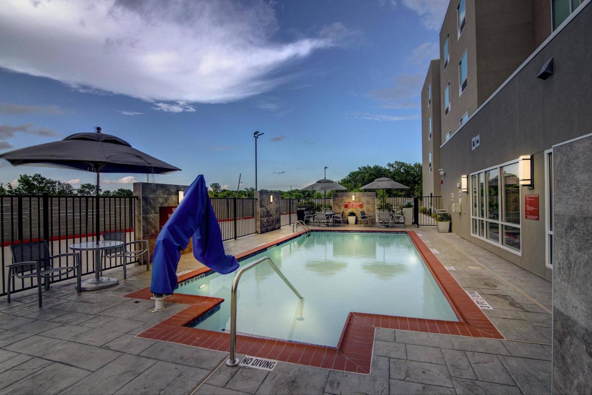 Towneplace Suites By Marriott Houston Hobby Airport المظهر الخارجي الصورة
