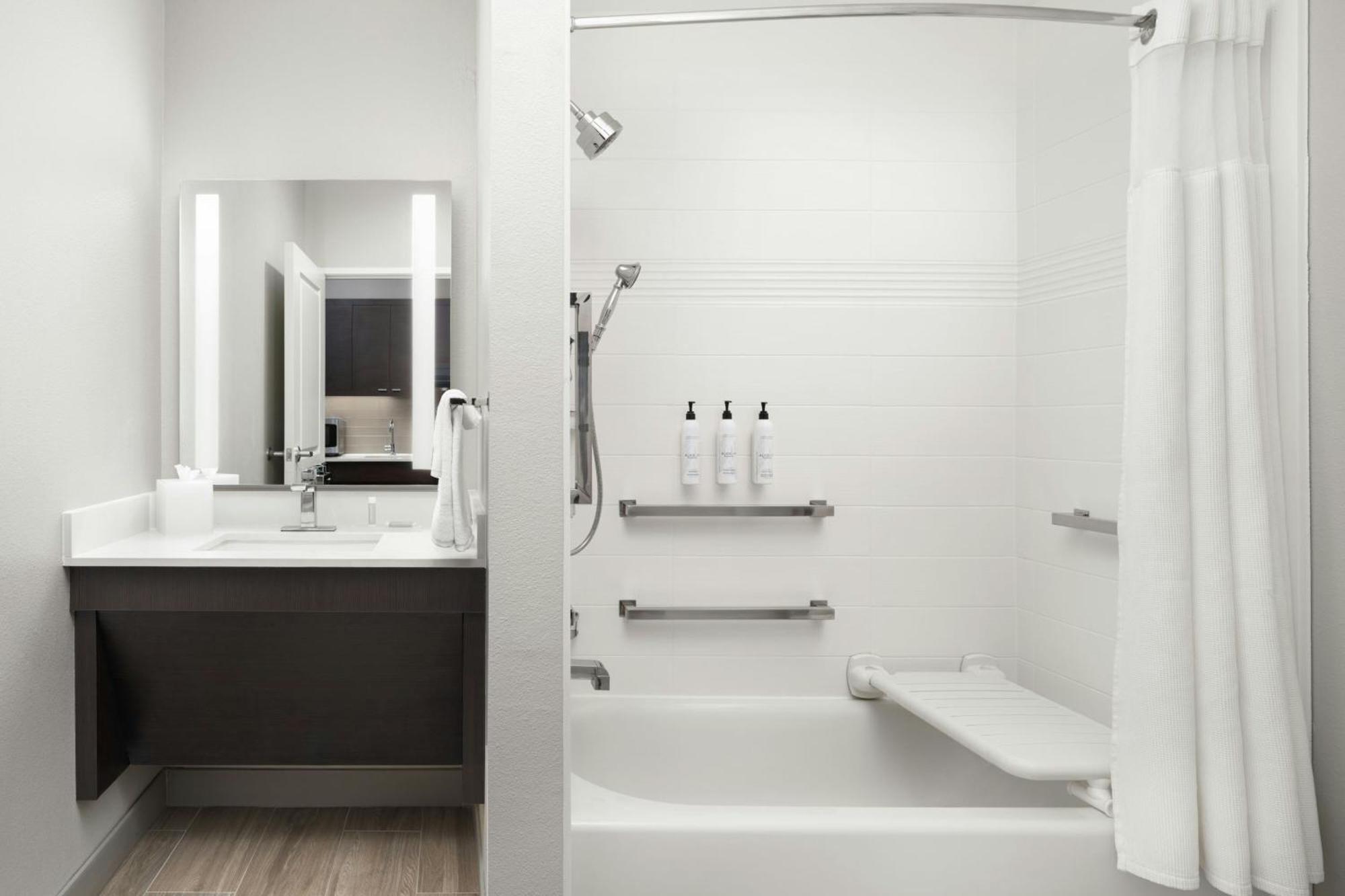 Towneplace Suites By Marriott Houston Hobby Airport المظهر الخارجي الصورة
