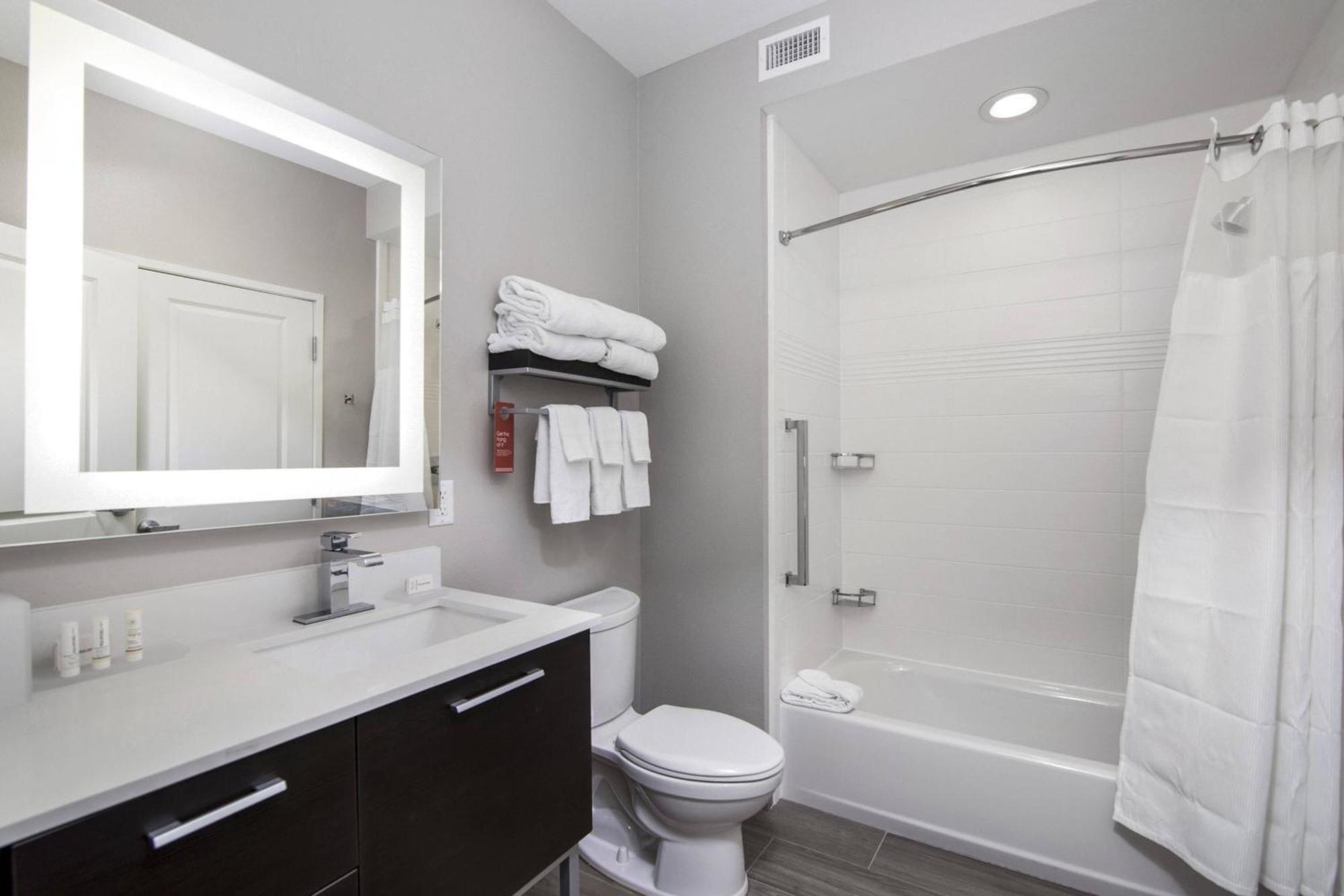 Towneplace Suites By Marriott Houston Hobby Airport المظهر الخارجي الصورة