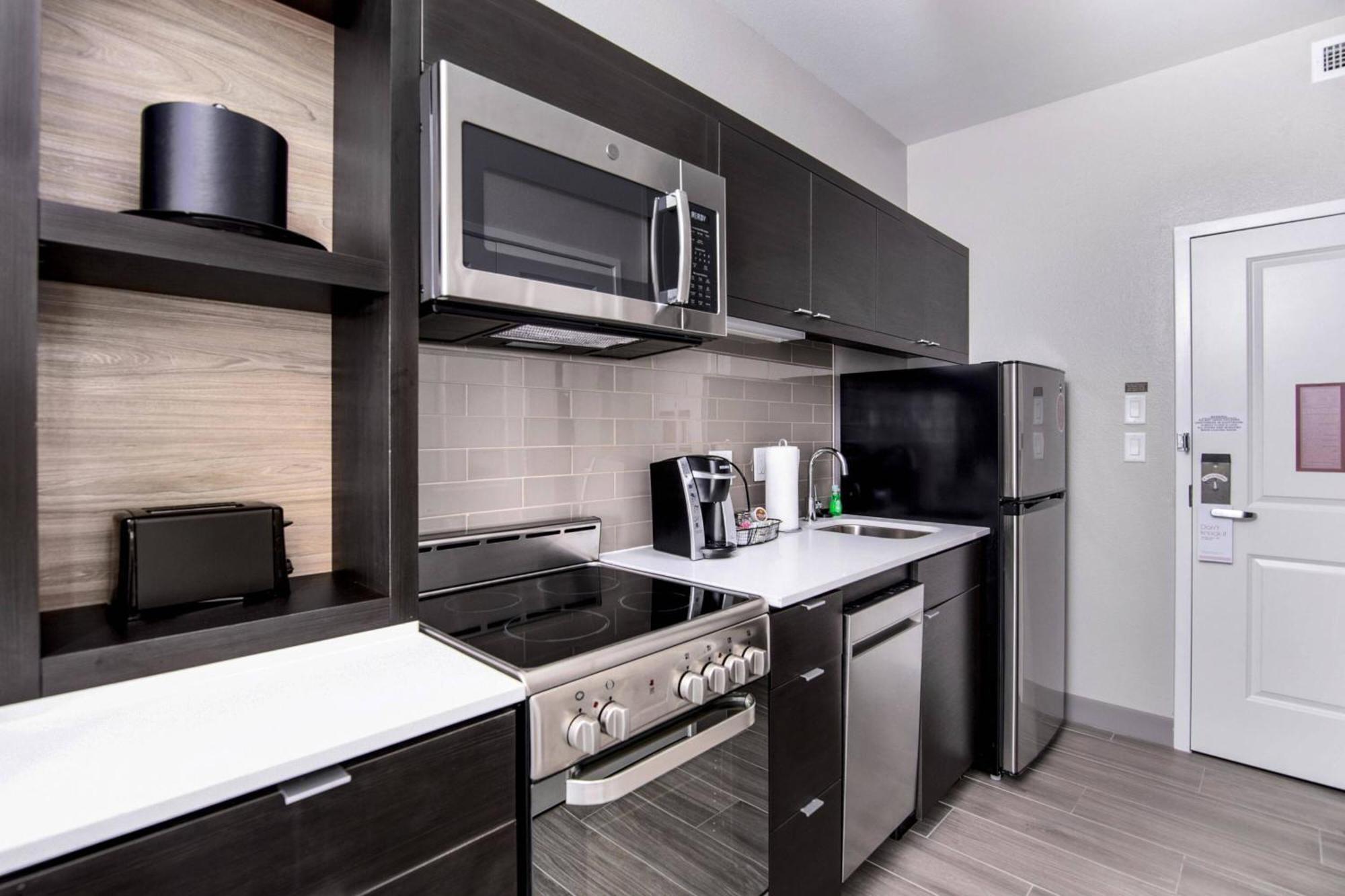 Towneplace Suites By Marriott Houston Hobby Airport المظهر الخارجي الصورة